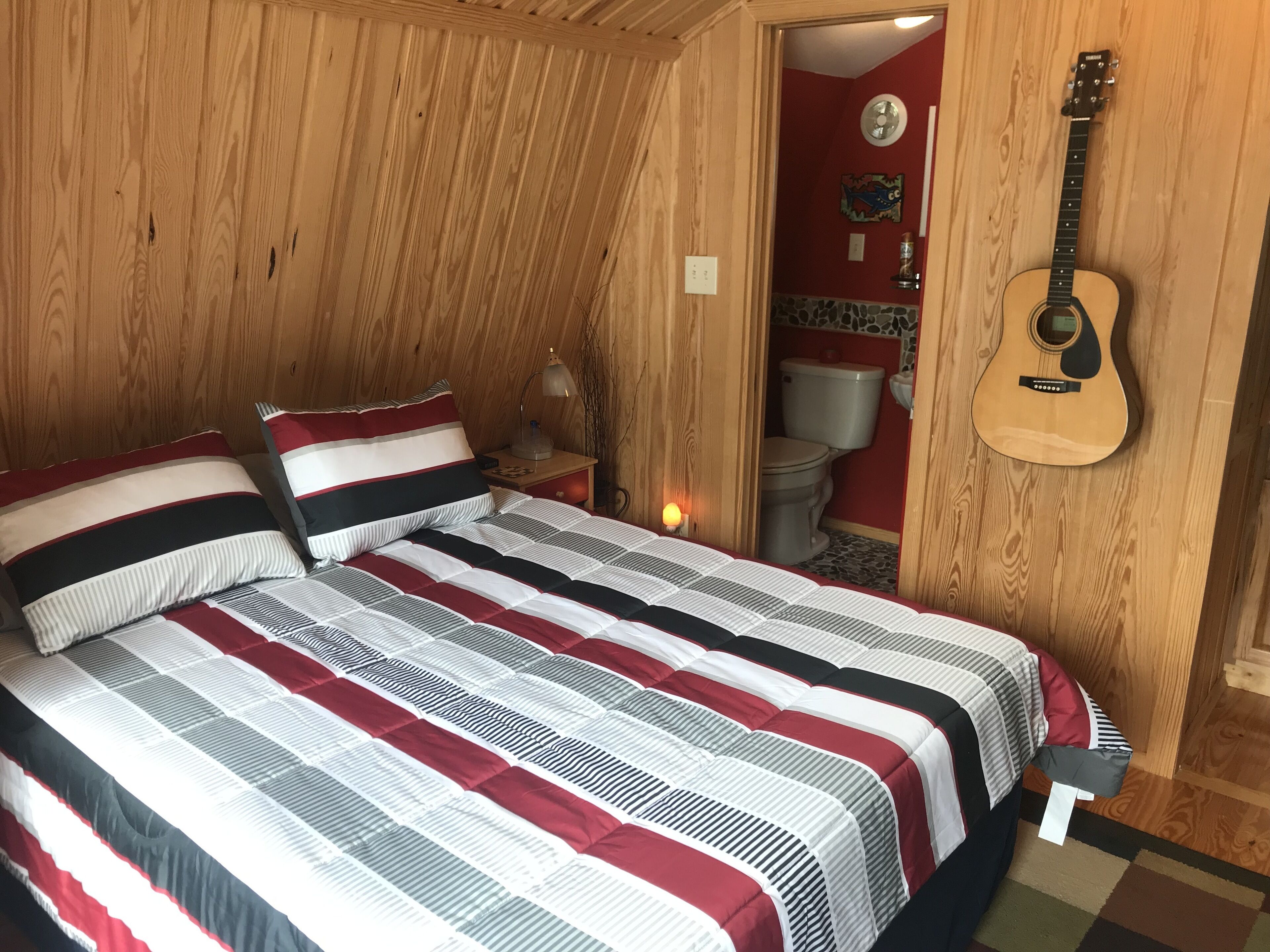 1 soverom, strykejern/-brett, wi-fi (inkludert) og sengetøy