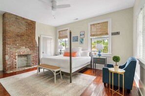 7 habitaciones, tabla de planchar con plancha, cuna de viaje y wifi 