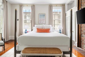 7 bedrooms, iron/ironing board, travel cot, WiFi