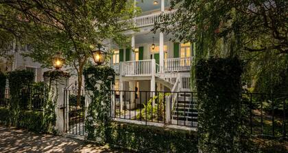 ♞ THE INNS ♞ Beautiful 7 Bedroom w Airy Porches!
