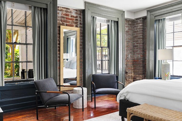 3 bedrooms, iron/ironing board, travel crib, WiFi