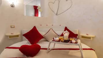 1 Schlafzimmer, Daunenbettdecken, Betten mit Memory-Foam-Matratzen