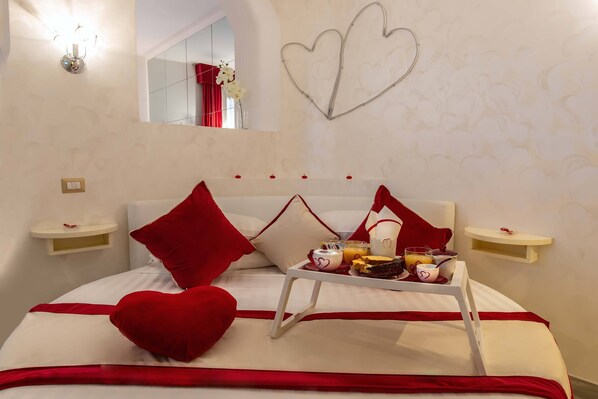 1 camera, copriletto in piuma, materassi in memory foam