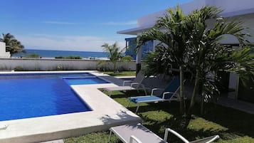 Udendørs pool