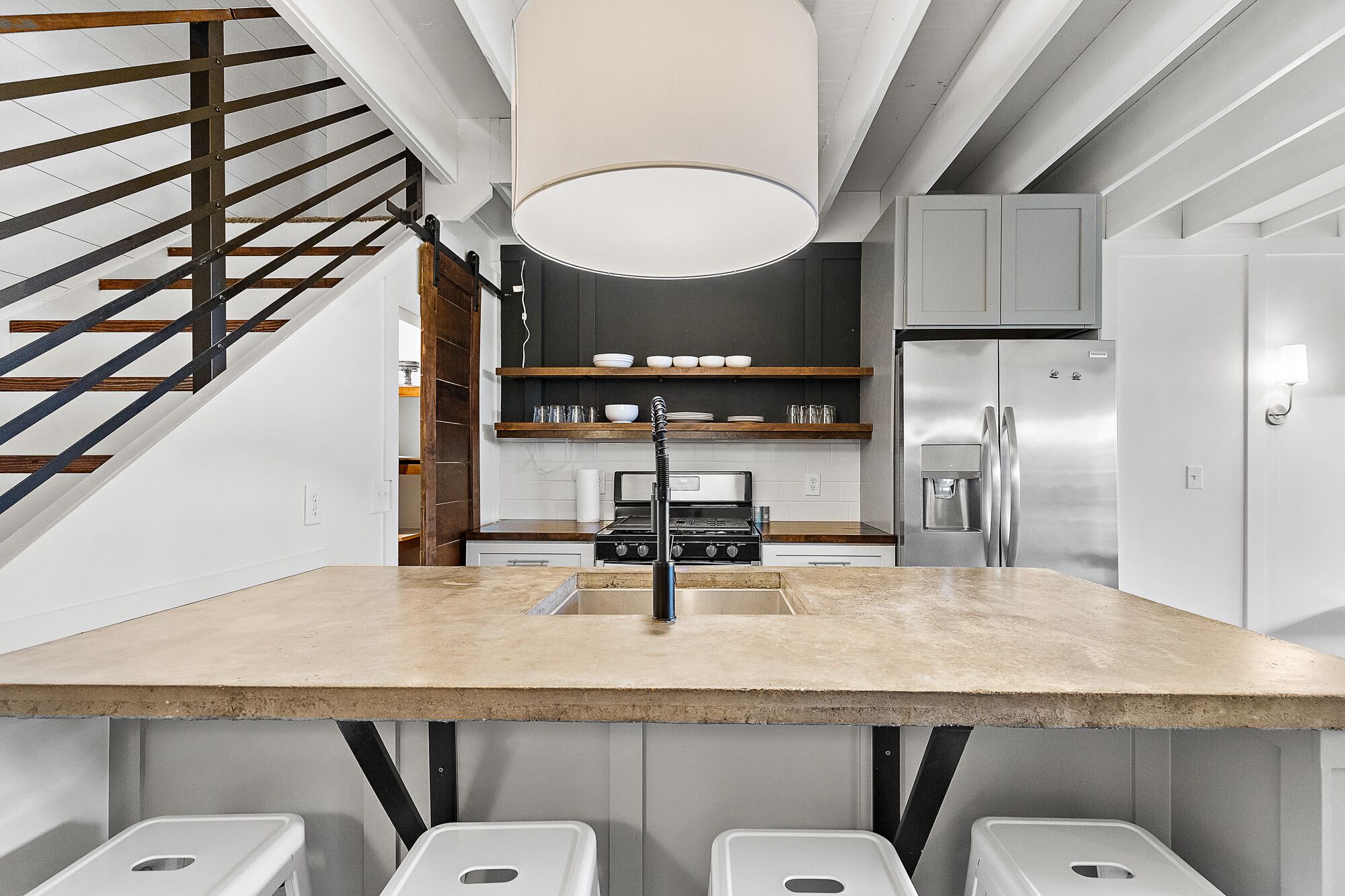 雪櫃、微波爐、焗爐、爐具