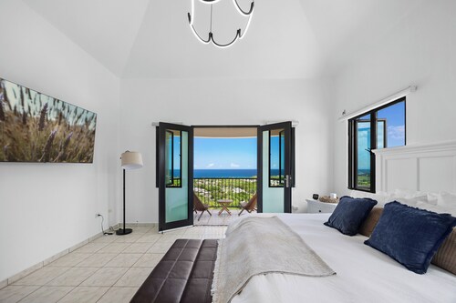 180° Ocean View hacienda - ideal for families & kids.