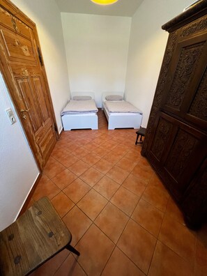 1 habitación, cuna de viaje, wifi gratis y ropa de cama