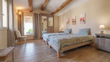 4 chambres, lit parapluie, Wi-Fi gratuit, draps fournis