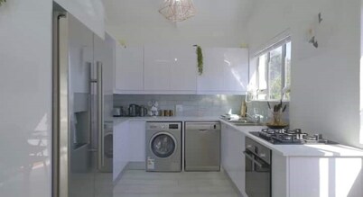2 Bedroom Apartment with Pool Access