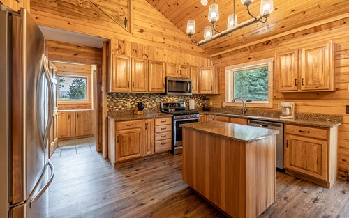 Ptarmigan Ranch- Large family home, on the way to Yellowstone