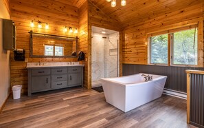 Bathtub, towels