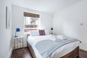 아파트 (1 Bedroom) | 1 개의 침실, 고급 침구, 책상, 노트북 작업 공간