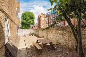 شقة (1 Bedroom) | حديقة