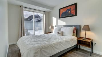 1 bedroom, desk, free WiFi, bed sheets