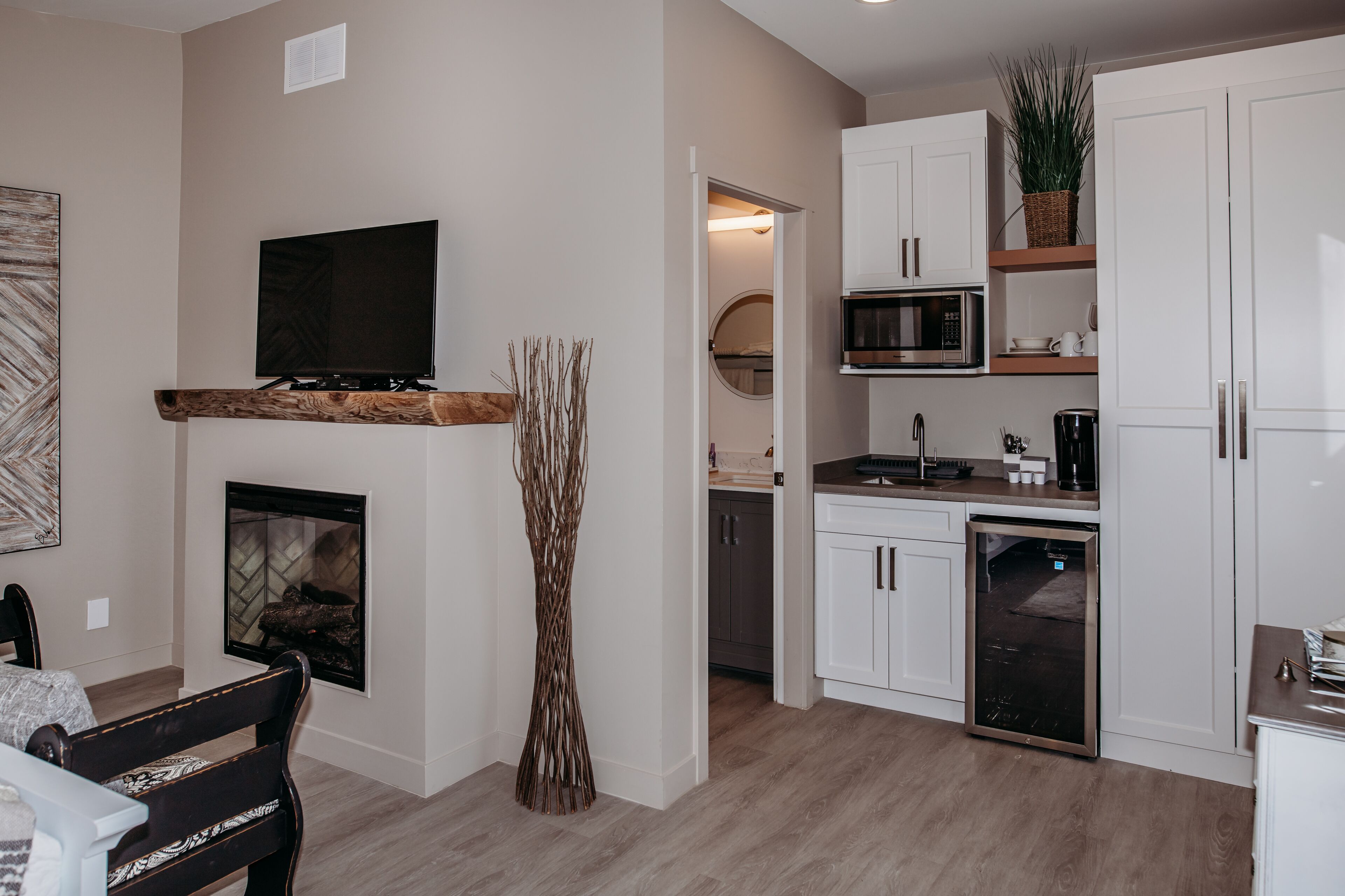 #5 - New Lodge King - Kitchenette - Pets Allowed | Individueel gedecoreerd, individueel gemeubileerd