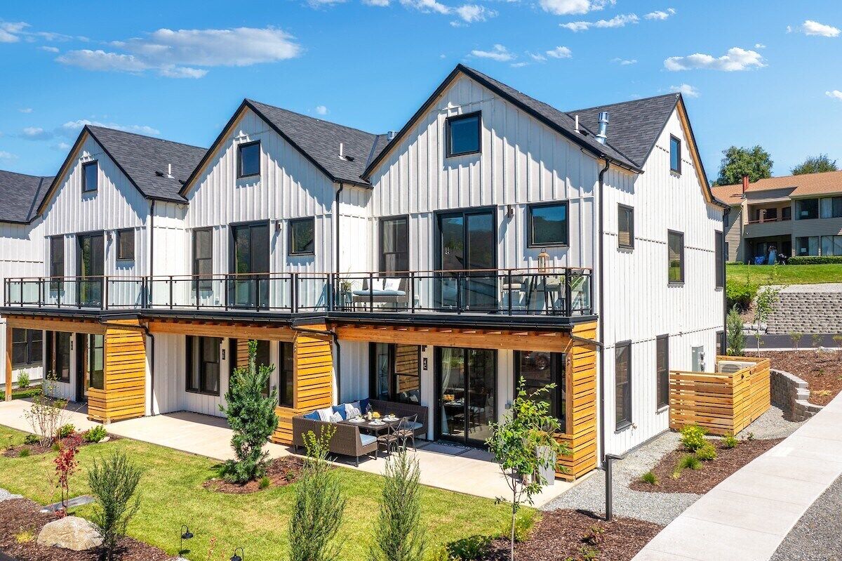 Lakeside Luxury boasts 2,002q.ft of New Construction at Wapato Point Resort on Lake Chelan