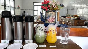 包每日自助早餐