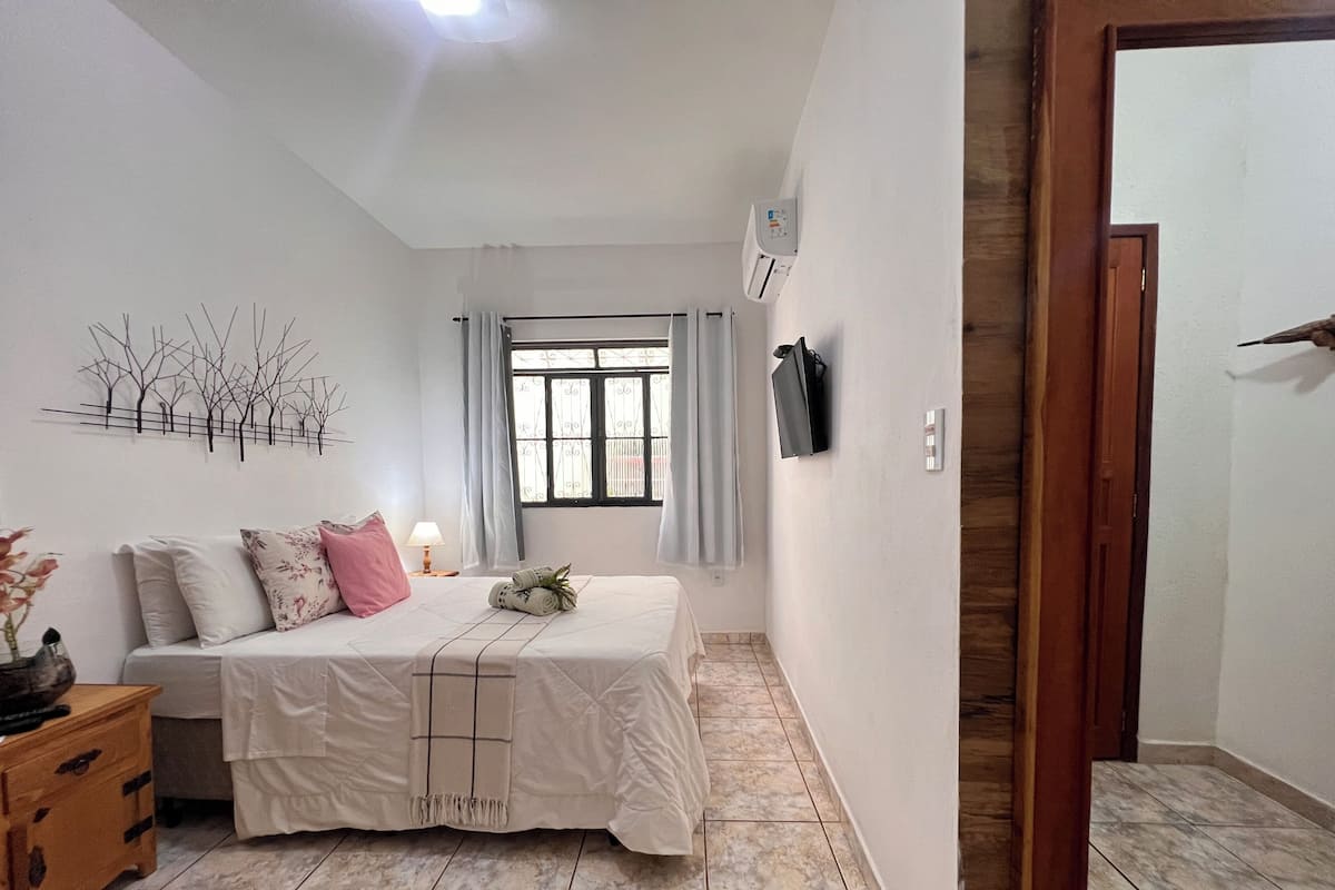Quarto standard | 1 quarto, roupas de cama antialérgicas, frigobar, Wi-Fi de cortesia