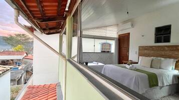 Panoramic dubbelrum | 1 sovrum, allergitestade sÀngklÀder, minibar och gratis wi-fi