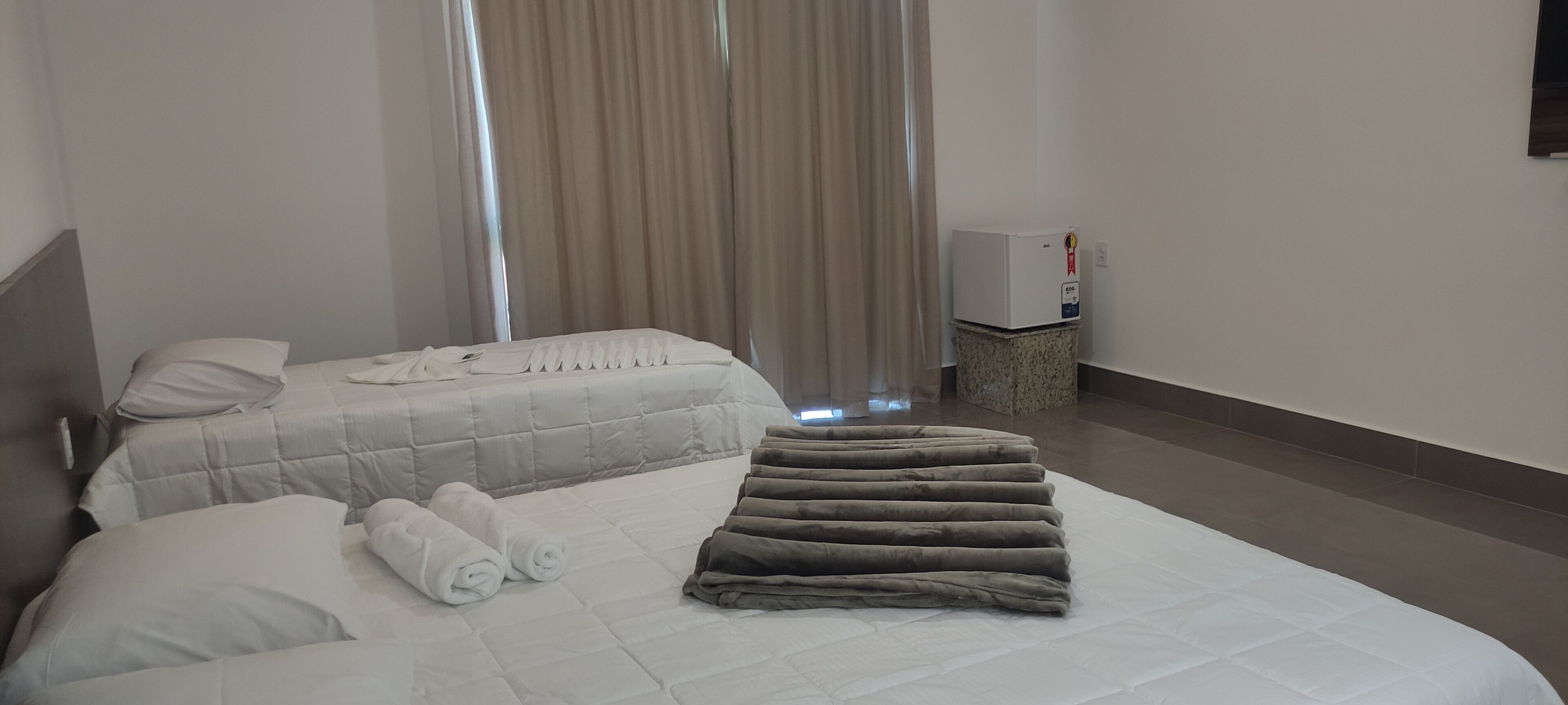 Quarto casal ou duplo superluxo | Individualmente mobiliados, escrivaninha, Wi-Fi de cortesia