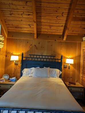 4 bedrooms, desk, free WiFi