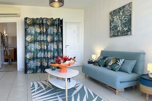 TV - The Lagoon Suite (Les Trois-Îlets)