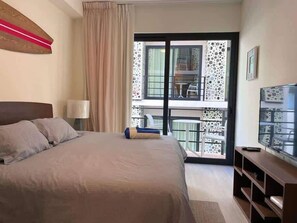 Iron/ironing board, WiFi, bed sheets