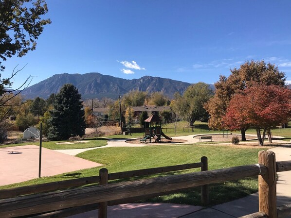 المنطقة المحيطة بالمنشأة