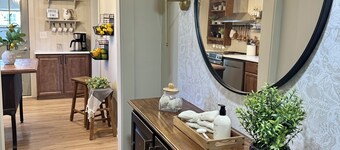 White Little Cottage-Newly renovated-Pets-Family