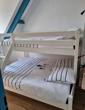 2 chambres, lit parapluie, Wi-Fi gratuit, draps fournis
