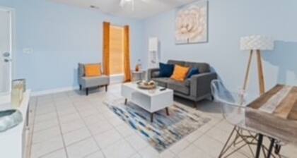 Lovely 2 bedroom apartment minutes from Ft. Jackson and VA Hospital