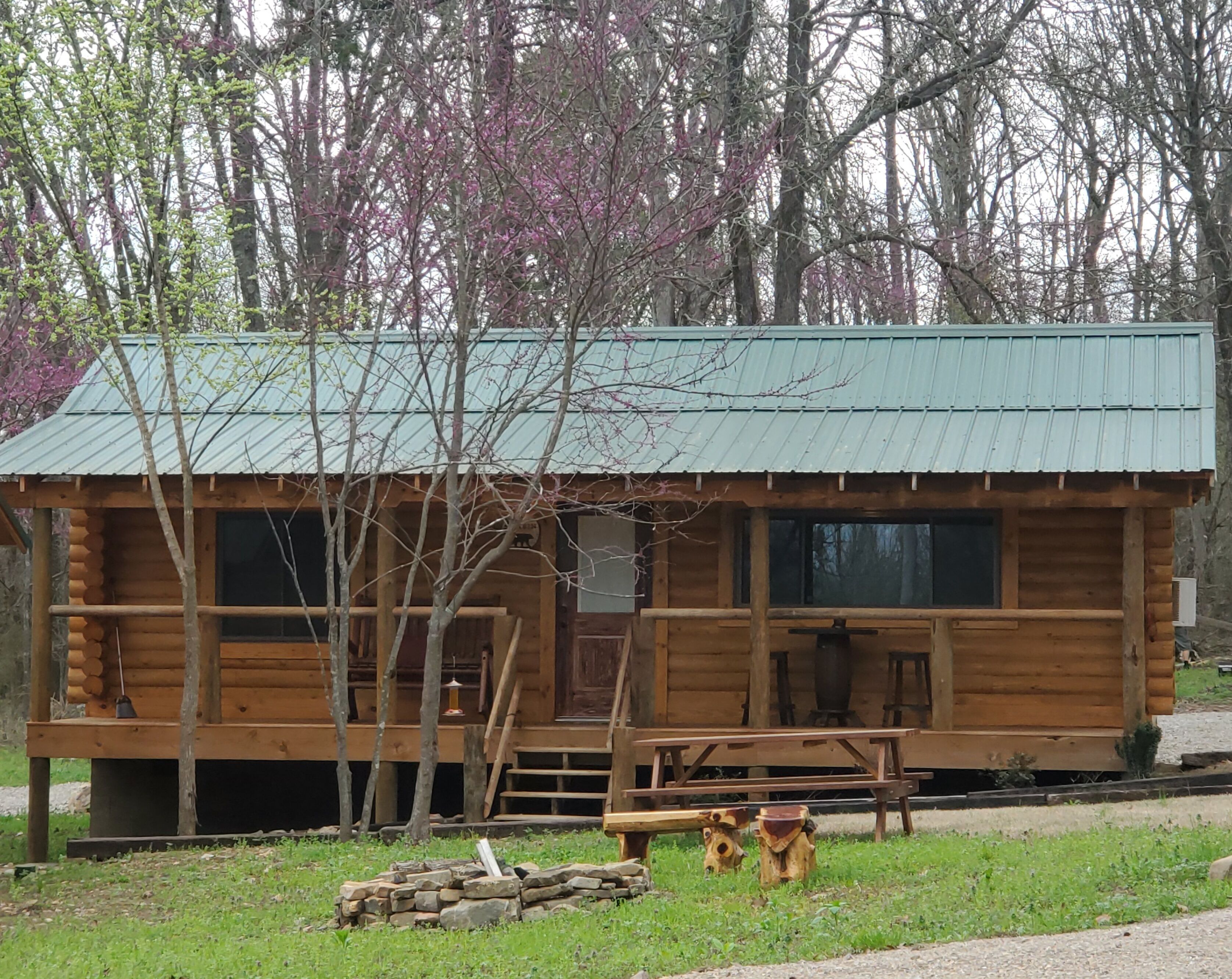 Individually decorated, individually furnished, laptop workspace
