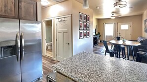 Unclassified image, 4 of 26, button - Charming 2BR Cottage • Near Freeway-Cul-de-sac (Medford)
