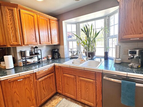 Large kitchen!  Quiet Cul-de-sac!