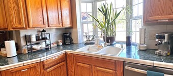 Large kitchen! Quiet Cul-de-sac!