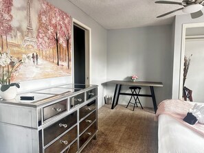 3 bedrooms, desk, iron/ironing board, travel cot