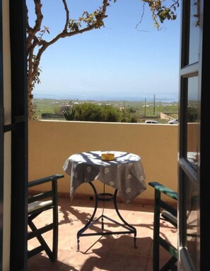 Apartment | Outdoor dining