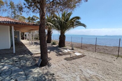Beachfront/2br/garden/bbq/seaview/quietretreat