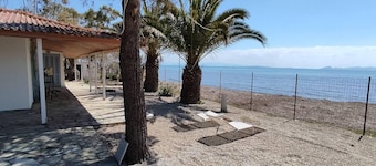 Beachfront/2br/garden/bbq/seaview/quietretreat