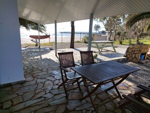 Cottage | Outdoor dining