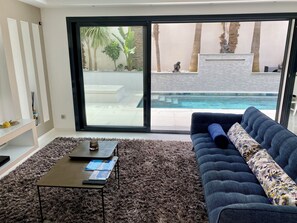 Smart TV - Magnificent contemporary air-conditioned villa with private pool close to the beach (Grau d'agde)