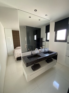 3 chambres, Wi-Fi gratuit, draps fournis