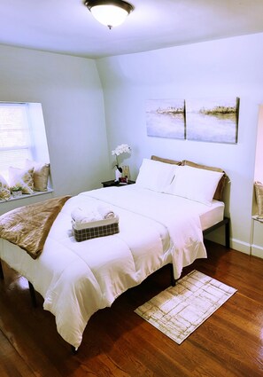 3 chambres, coffres-forts dans les chambres, bureau