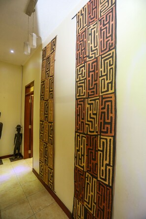 المنشأة من الداخل