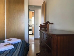 2 bedrooms, desk, free WiFi, bed sheets