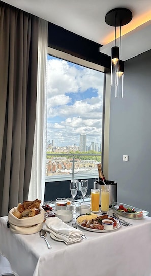In-room dining - Hotel Riu Plaza London Victoria (London)