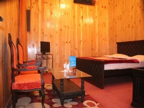 Quarto triplo standard | Wi-Fi de cortesia, roupa de cama