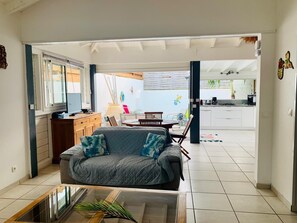 TV, Netflix, DVD player, streaming services - KS VILLA (Saint-François)