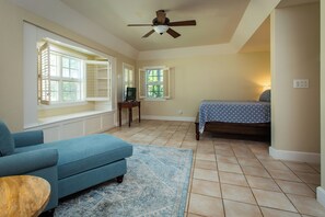 7 Schlafzimmer, Bügeleisen/Bügelbrett, Reisekinderbett, WLAN