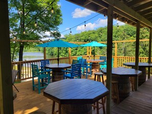 تناول الطعام بالخارج